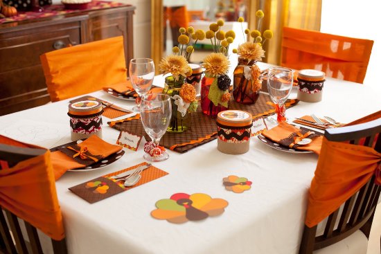 Thanksgiving dinner table décor ideas