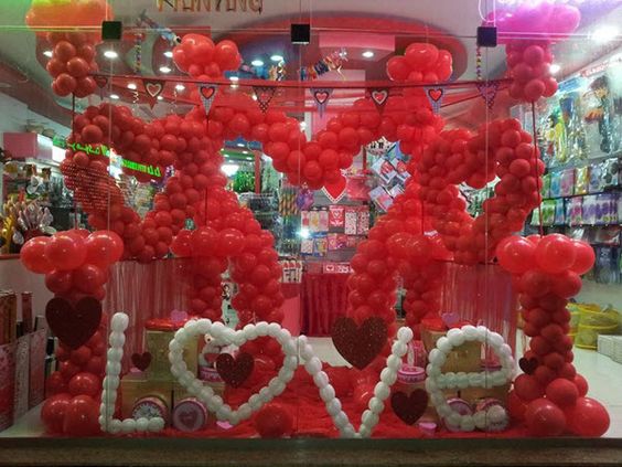 balloon décor ideas for V-Day