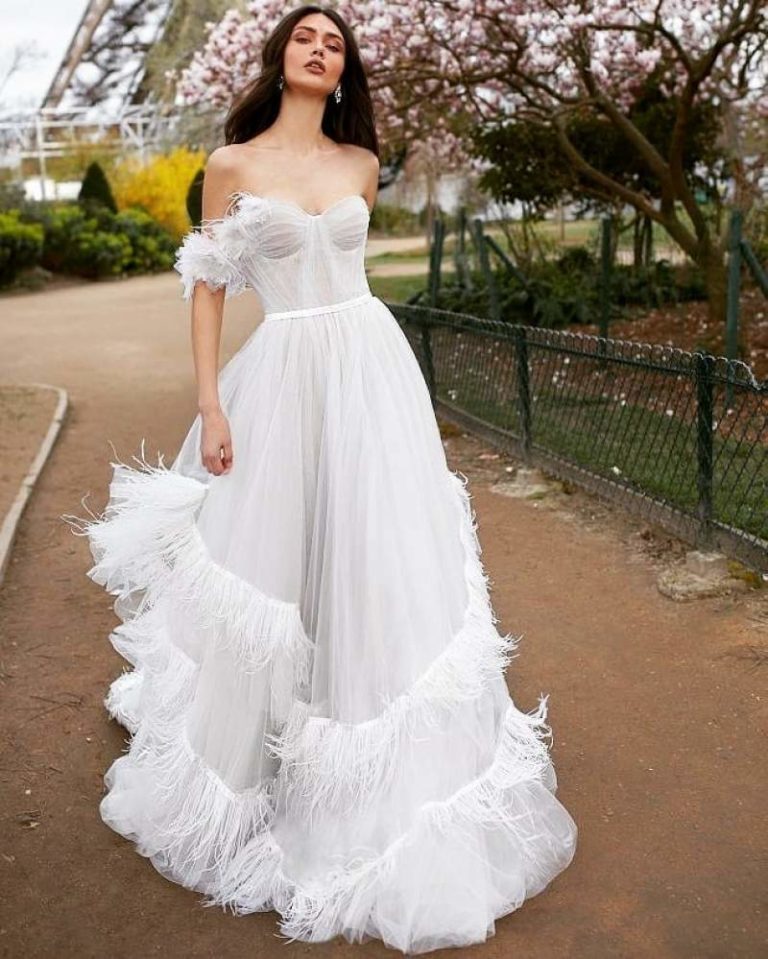 Off the Shoulder Wedding Gown ideas - Bodacious & Stunning - Hike n Dip