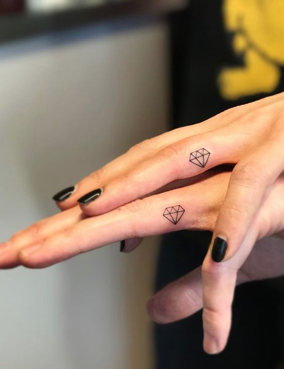 Diamond #Crown #Meoww #Heart #Ink #Tattoo | Finger tattoos, Finger tattoo  for women, Crown finger tattoo