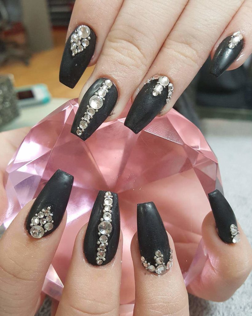 Black Matte and Gloss Fake Nails, Faux Nails, Gloss Tips, French Tips,  Stiletto Nails, Glue on Nails, Black Nails, Matte Nails - Etsy | Black  halloween nails, Matte black nails, Stiletto nails