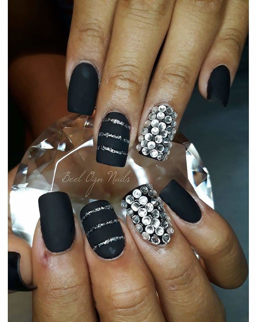 Black Floral : Best Designer Press on Fake Artificial Nails in India – The  NailzStation