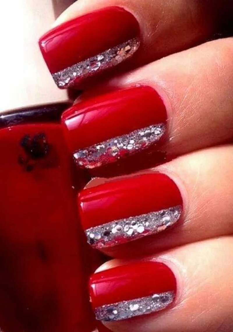 styleswow.com | Red and silver nails, Black nail designs, Nail designs  glitter