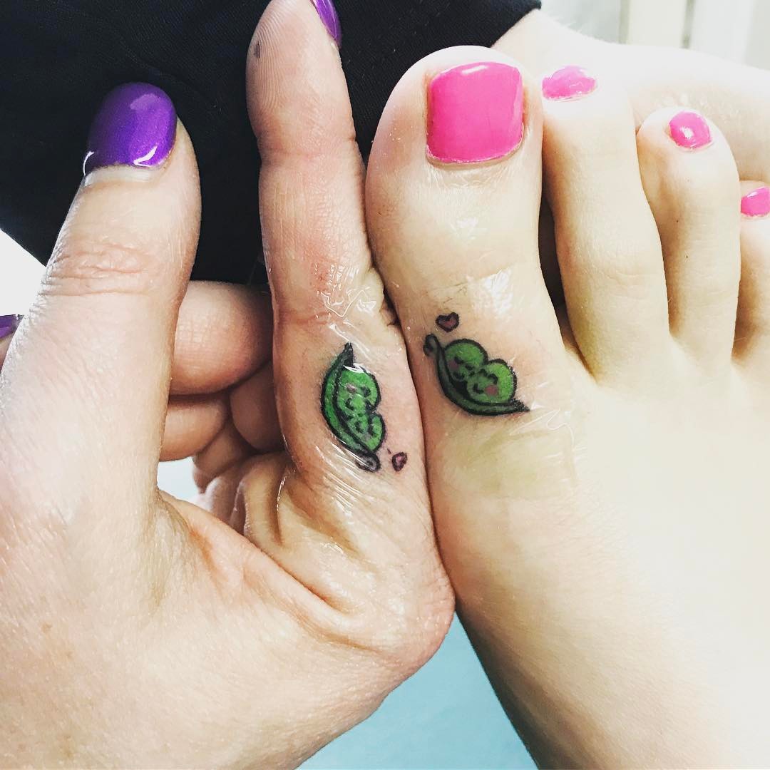 Top 135+ mother daughter tattoos