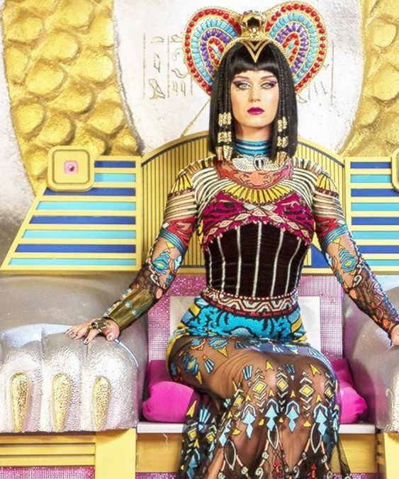 20 Katy Perry Halloween Costume Inspo You Should Be Copying From Asap Hike N Dip