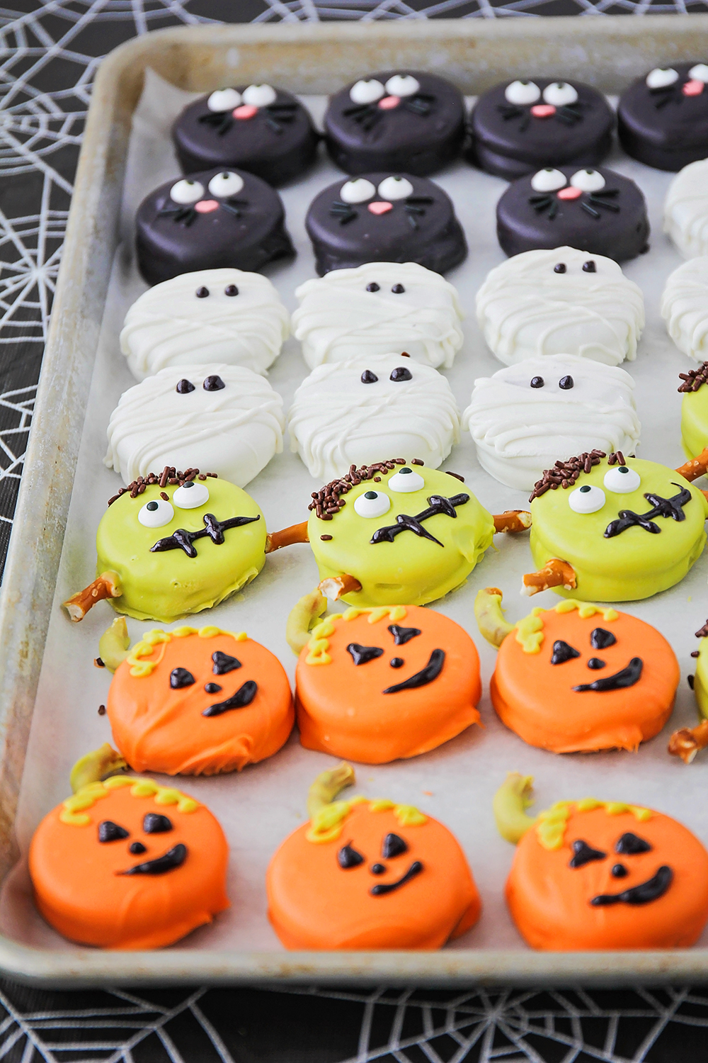 Delightfully Delicious Halloween Desserts Ideas for Parties