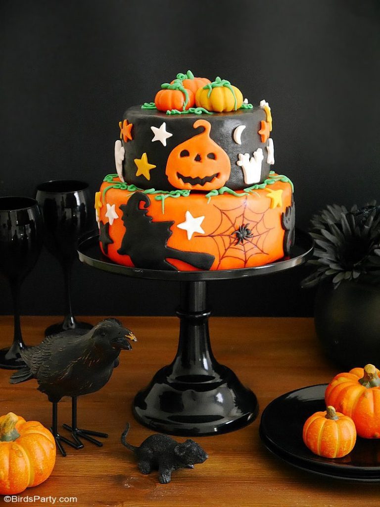Halloween-Themed Lunchbox Cakes