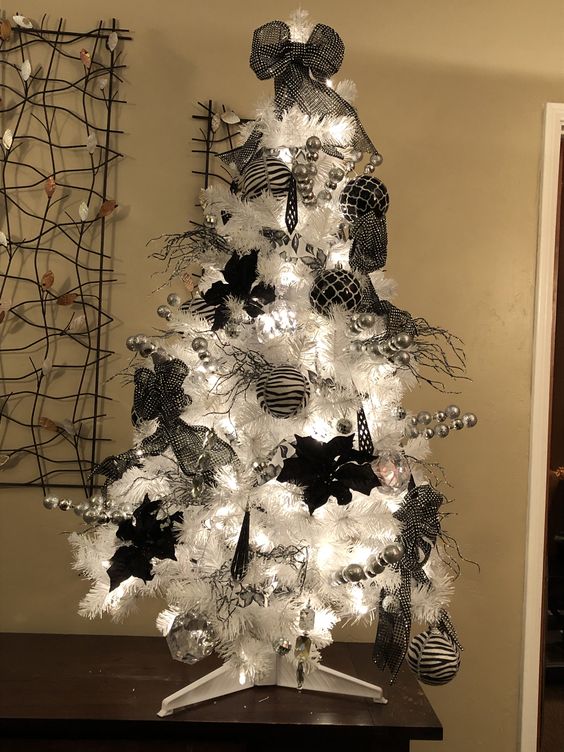 35 Black Christmas Tree Ideas 'coz everything else is just Background ...