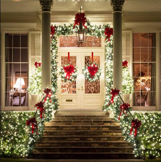 50+ Christmas Front Porch Decor Ideas that puts up an Excellent welcome ...