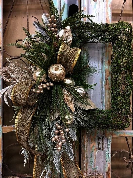 Square Christmas Wreaths