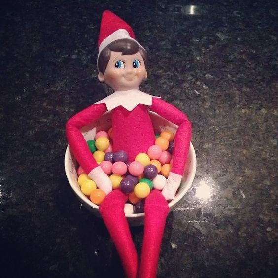 100 Hilarious Elf on the shelf ideas to cherish the sweet Smile on your ...