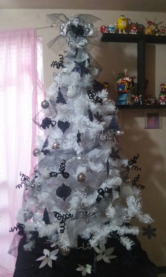 50+ Black and White Christmas Decoration Ideas to Create an ...