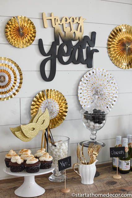 New Years Eve Party Supplies Banner 14" x 48"
