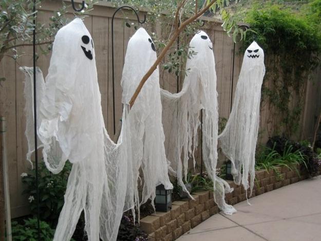 Last Minute Outdoor Halloween decor Ideas