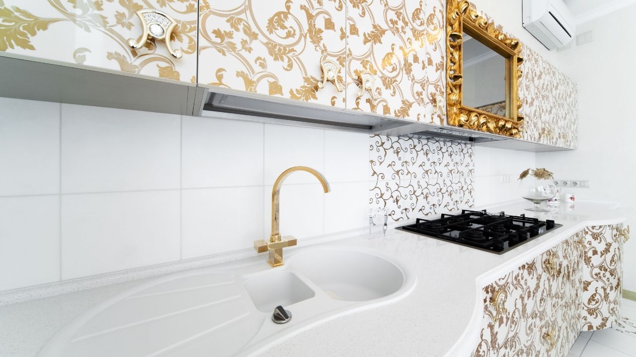The type of gold faucet for your white kitchen